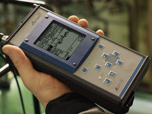 Анализатор вибрации / балансировочный прибор АГАТ-М11